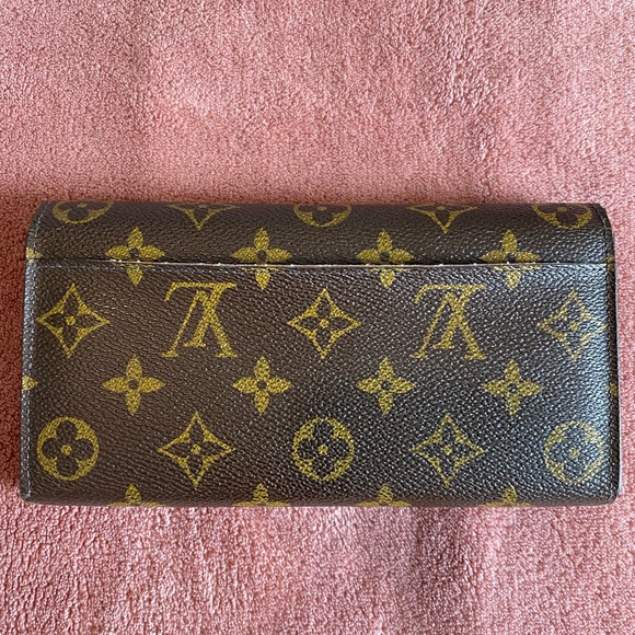 Louis Vuitton Authentic Monogram Sarah Wallet - Picture 3 of 9